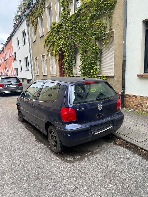 Blau Gebraucht 1999 VW Polo Basis Kombi | 600 € (Superpreis) - Bild 1/4
