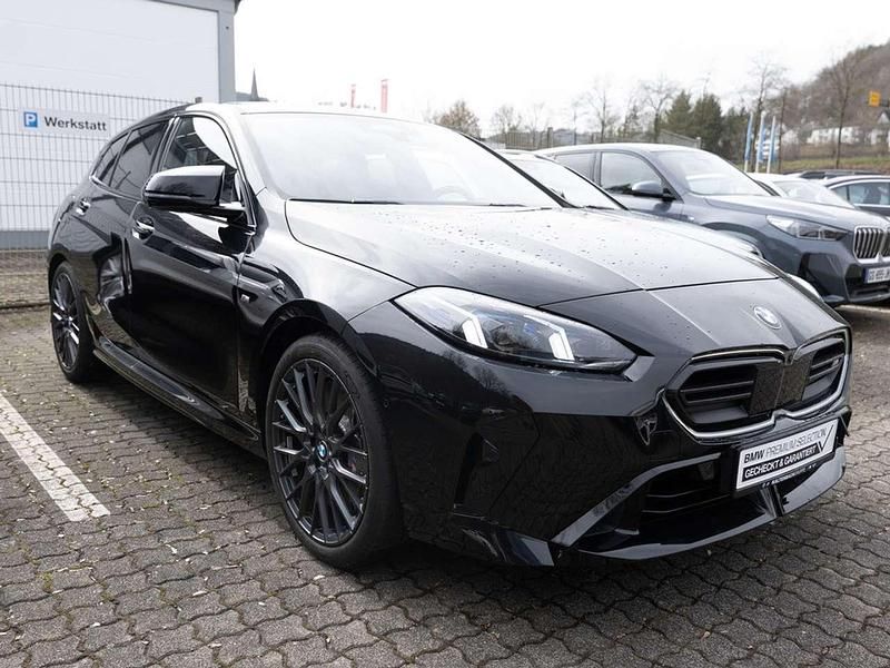 Gebraucht BMW 135 Performance 300 PS (220 kW) 2025 Schwarz Kleinwagen
