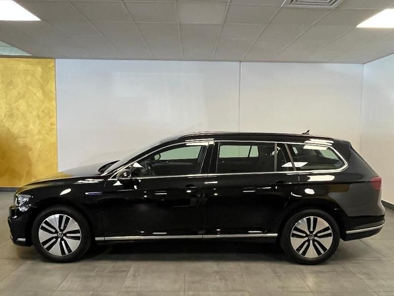 Usata VW Passat Highline 218 CV (160 kW) 2018 Grigio Station wagon