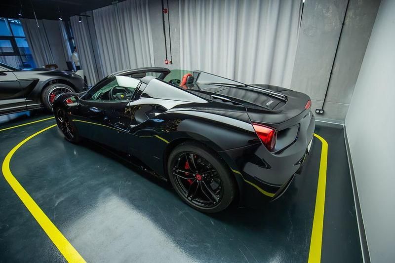 Gebraucht Ferrari 488 669 PS (492 kW) 2018 Schwarz Cabrio
