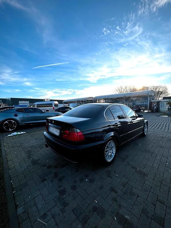 Gebraucht BMW 323 170 PS (125 kW) 2000 Schwarz Limousine