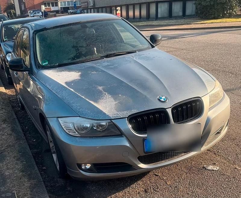 Gebraucht BMW 316 Exclusive 116 PS (85 kW) 2011 Grau Limousine