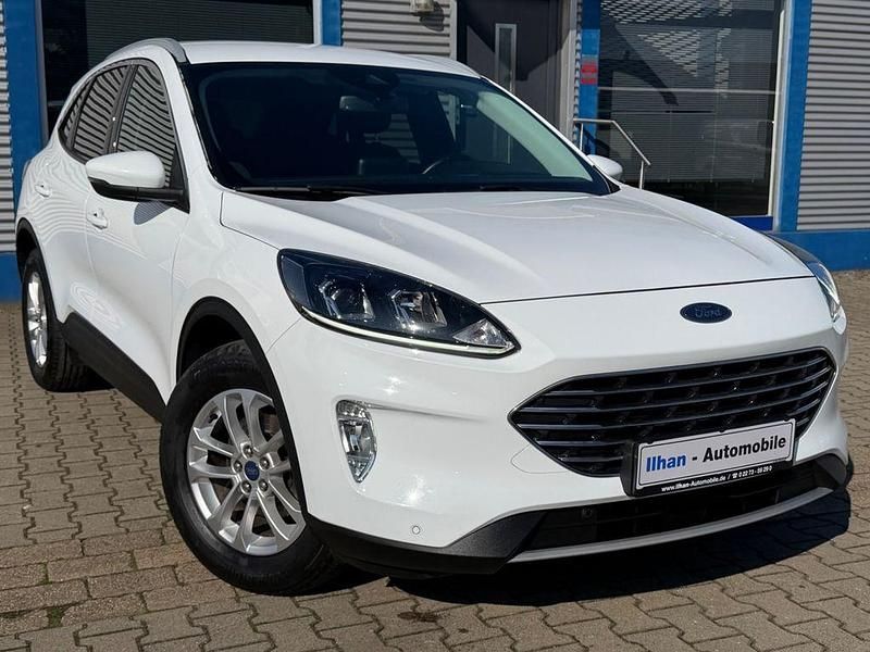 Gebraucht Ford Kuga Titanium 120 PS (88 kW) 2022 Weiß SUV