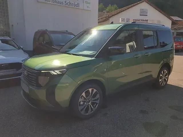 Bursting green Neu 2025 Ford Tourneo Courier Titanium Van / Kleinbus | 26.990 € (Fairer Preis) - Bild 1/4