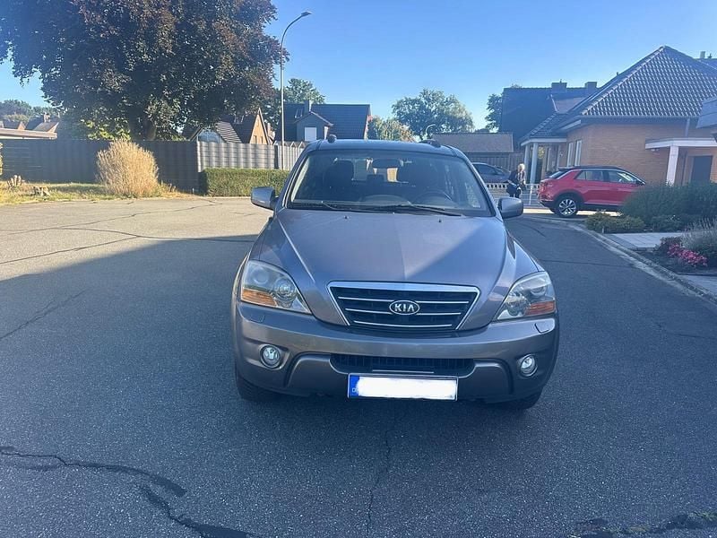 Grau Gebraucht 2007 Kia Sorento 2 SUV | 1.700 € (Superpreis) - Bild 1/4