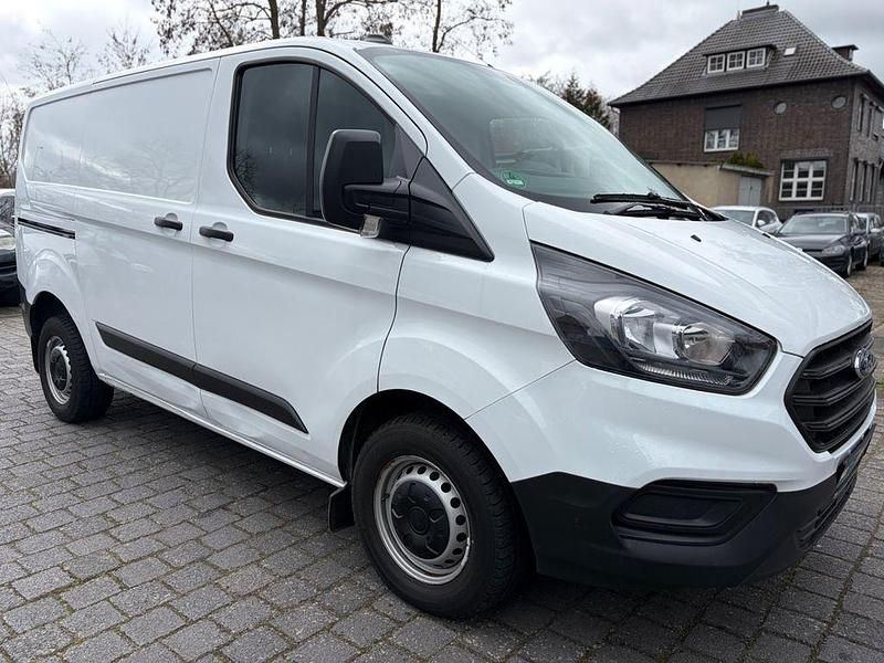 Gebraucht Ford Transit Custom 105 PS (77 kW) 2022 Weiß Van / Kleinbus
