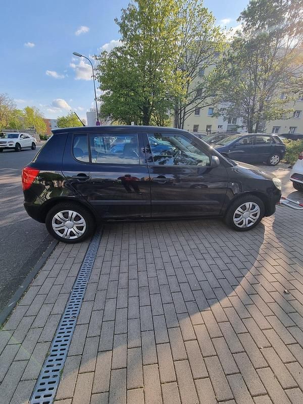 Gebraucht Skoda Fabia Active 60 PS (44 kW) 2013 Schwarz Kleinwagen