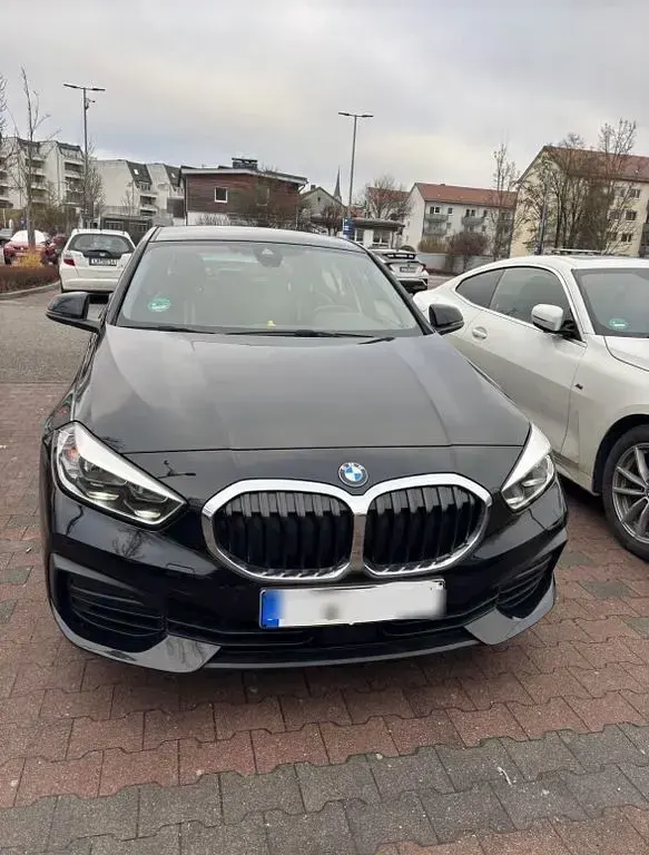 Gebraucht BMW 118 Advantage 136 PS (100 kW) 2019 Schwarz Limousine