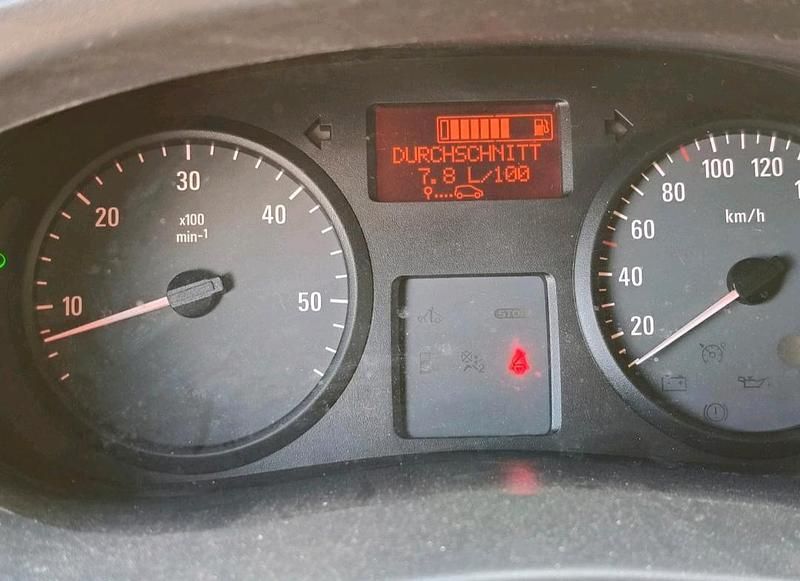 Gebraucht Opel Vivaro 114 PS (83 kW) 2014 Weiß Van / Kleinbus