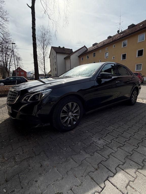Gebraucht Mercedes E220 Edition 170 PS (125 kW) 2015 Schwarz Limousine