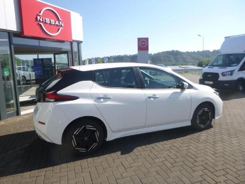 Gebraucht Nissan Leaf Acenta 110 kW (150 PS) 2022 Andere farbe Kleinwagen