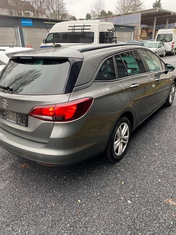 Gebraucht Opel Astra 122 PS (89 kW) 2021 Grau Limousine