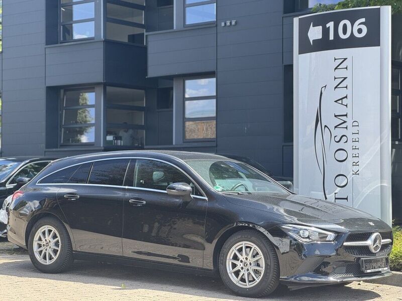 Schwarz Gebraucht 2023 Mercedes CLA200 Shooting Brake Progressive Kombi | 29.950 € (Superpreis) - Bild 1/4