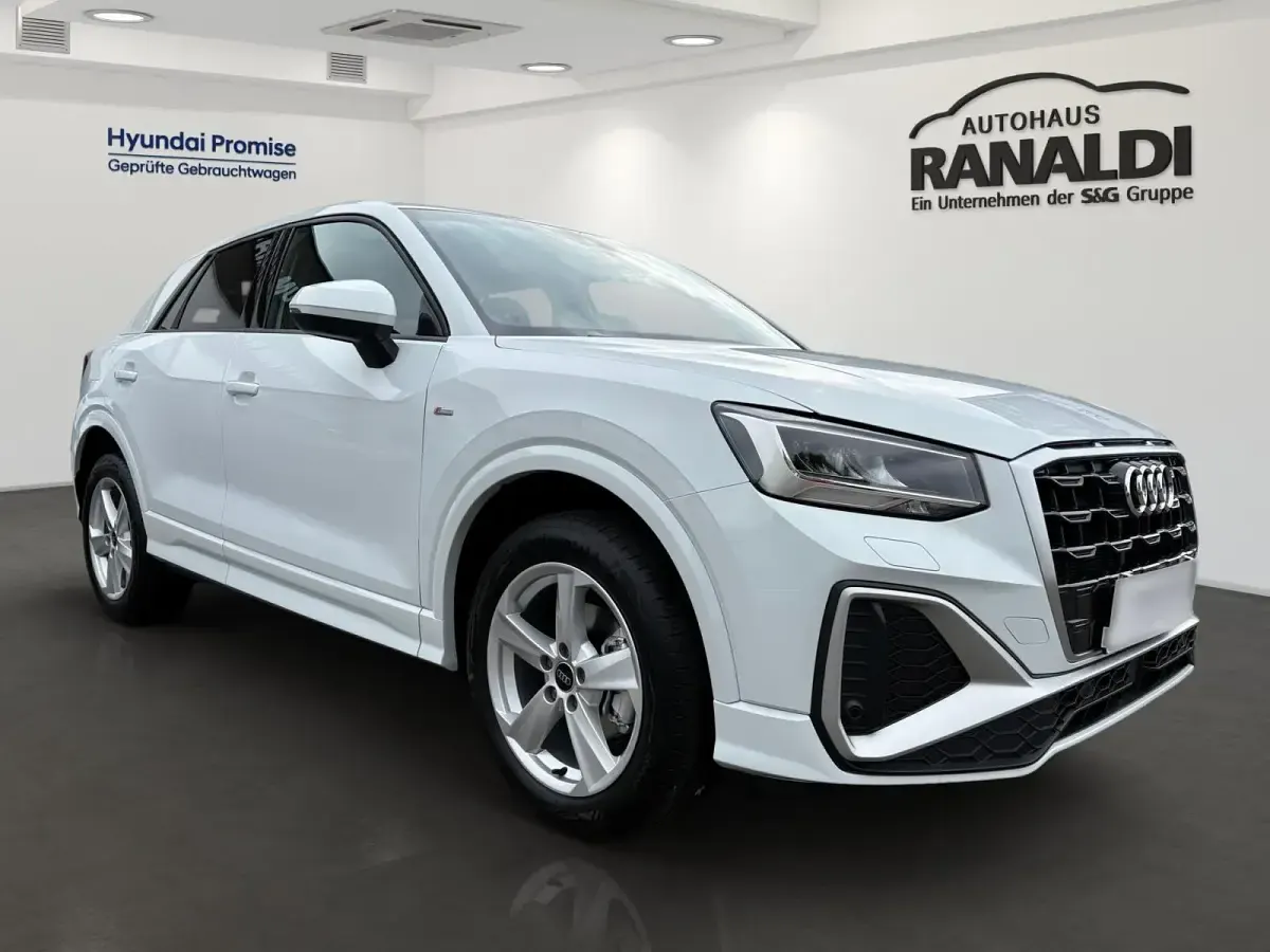 Używany Audi Q2 S-line plus 150 KM (110 kW) 2025 Biały SUV
