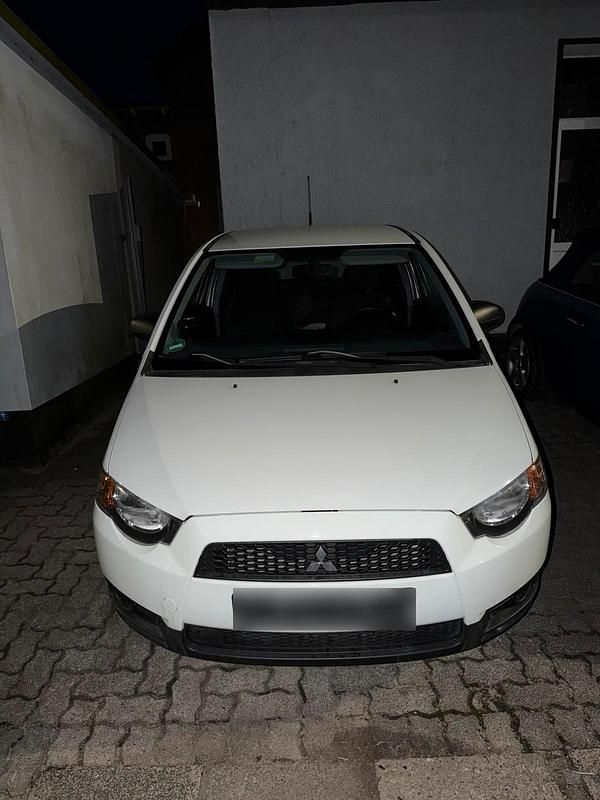 Gebraucht Mitsubishi Colt Top 95 PS (69 kW) 2010 Weiß Kleinwagen