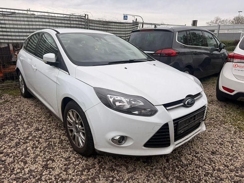 Usado Ford Focus Titanium 163 CV (119 kW) 2011 Blanco Berlina