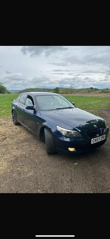 Blau Gebraucht 2008 BMW 520 Limousine | 2.650 € (Superpreis) - Bild 1/4