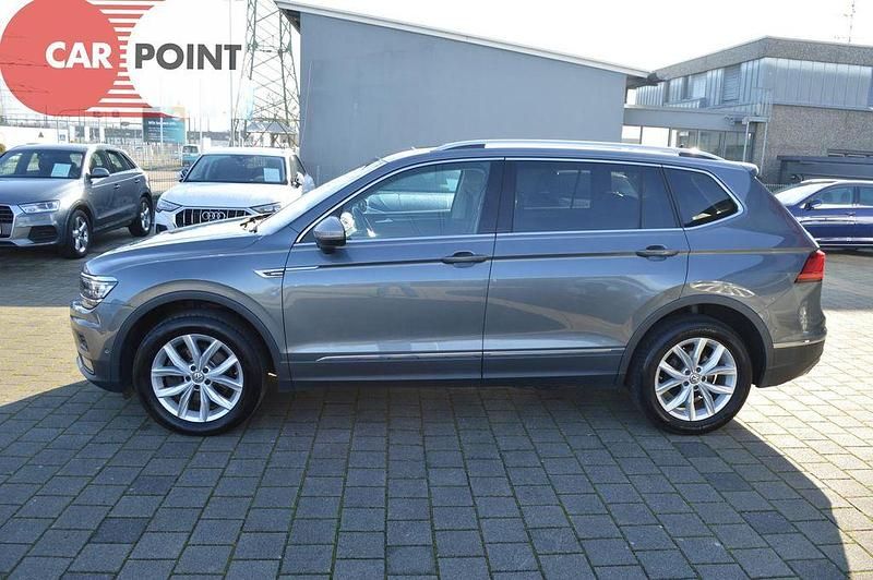 Gebraucht VW Tiguan Allspace Highline 200 PS (147 kW) 2020 Platinum grey metallic SUV