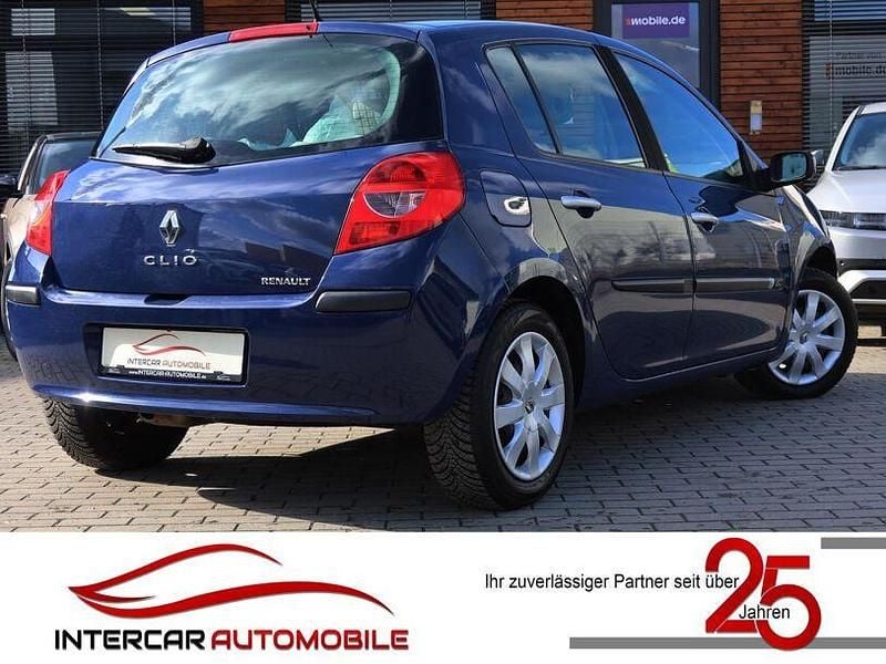 Gebraucht Renault Clio II Privilege 106 PS (77 kW) 2006 Blue roy Limousine