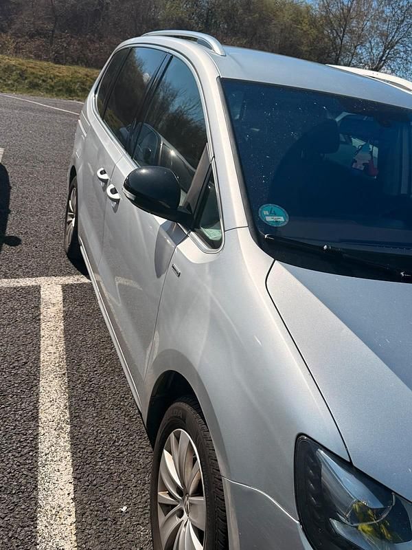 Gebraucht VW Sharan 140 PS (102 kW) 2012 Silber Van / Kleinbus