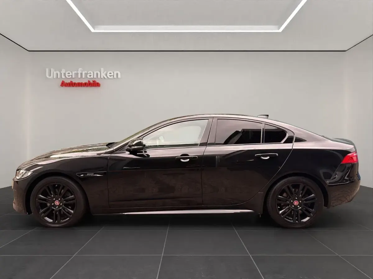 Gebraucht Jaguar XE R-Sport 179 PS (131 kW) 2018 Schwarz Limousine
