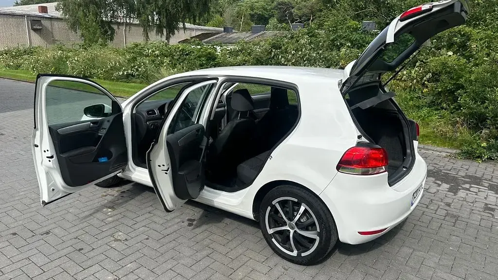 Gebraucht VW Golf VI Trendline 80 PS (58 kW) 2009 Weiß Kleinwagen