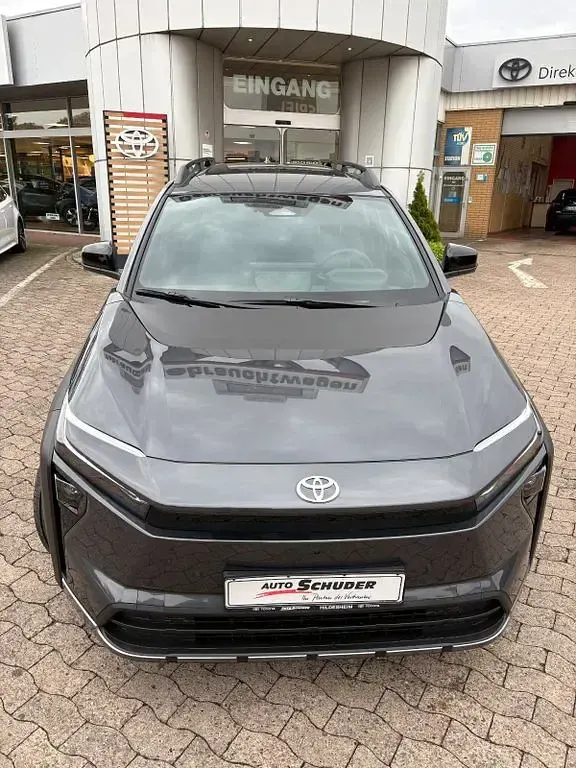 Neu Toyota bZ4X 164 kW (224 PS) 2026 Grau SUV