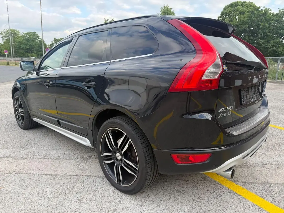 Gebraucht Volvo XC60 R-Design 205 PS (150 kW) 2010 Schwarz SUV