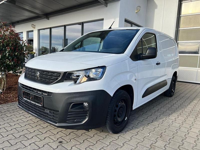 Gebraucht Peugeot Partner 102 PS (75 kW) 2022 Weiß Van / Kleinbus