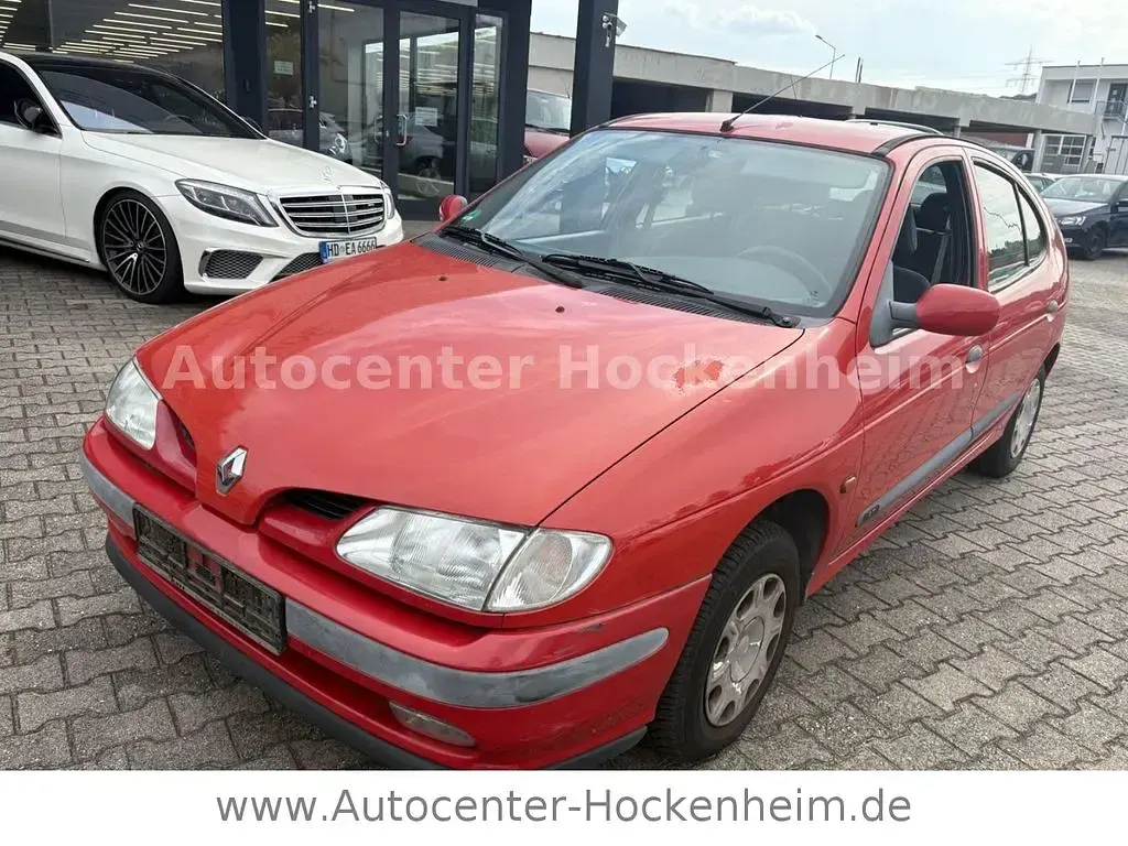 Gebraucht Renault Mégane 75 PS (55 kW) 1997 Rot Limousine