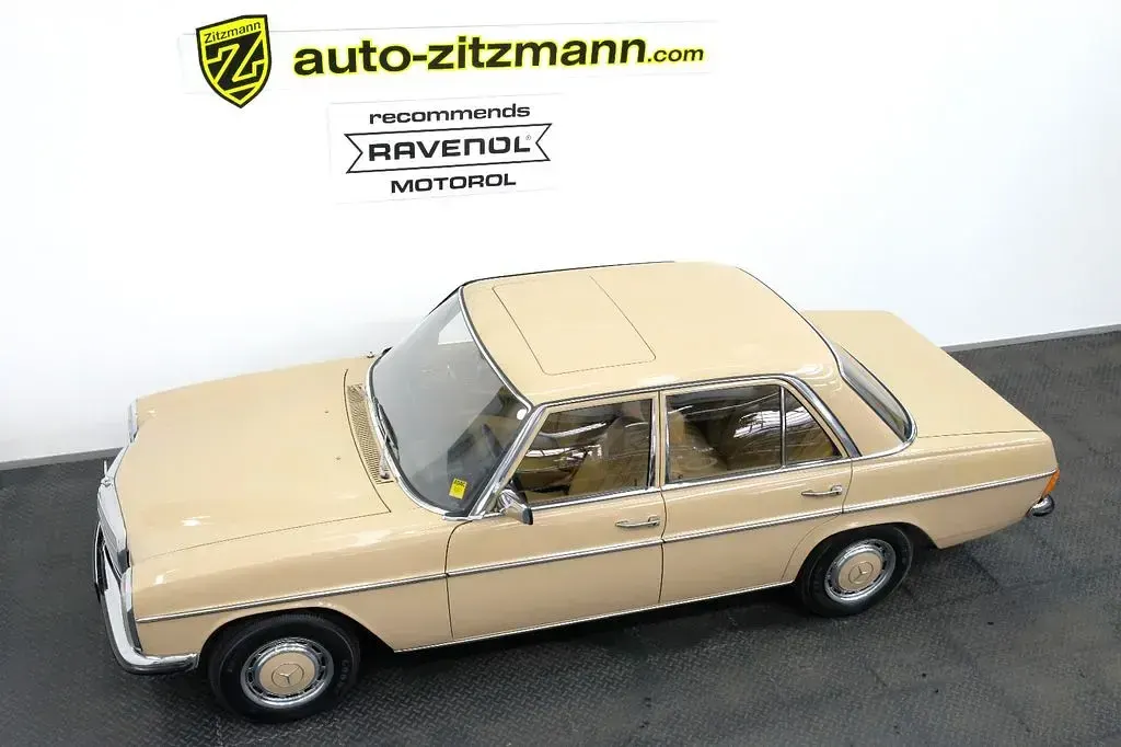 Gebraucht Mercedes 230 120 PS (88 kW) 1973 Beige Limousine