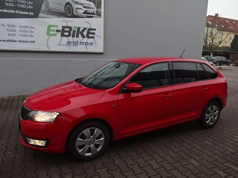 Gebraucht Skoda Rapid Ambition 86 PS (63 kW) 2015 Corridarot Kleinwagen