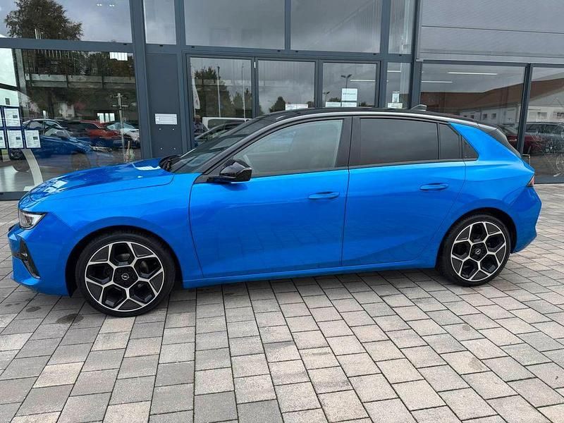 Blau Gebraucht 2024 Opel Astra Ultimate Limousine | 24.670 € (Fairer Preis) - Bild 1/4