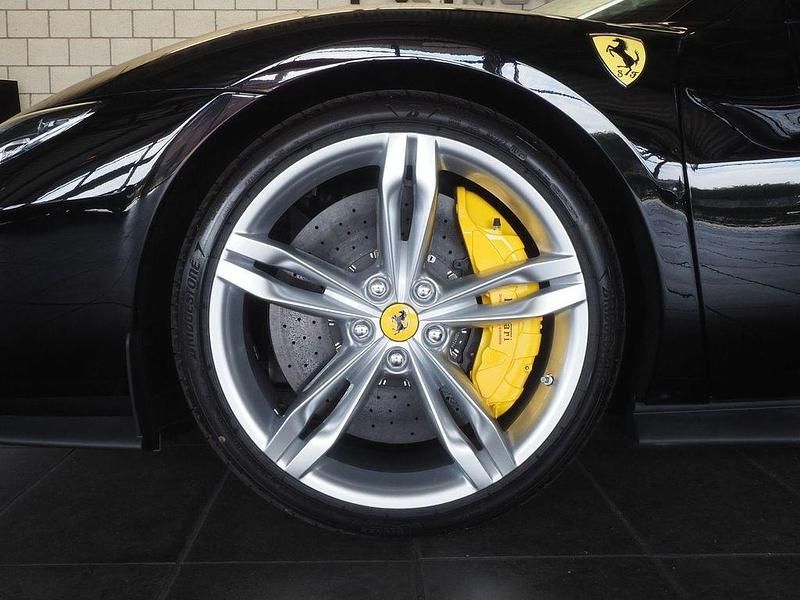 Neu Ferrari 296 829 PS (609 kW) 2025 Schwarz Cabrio