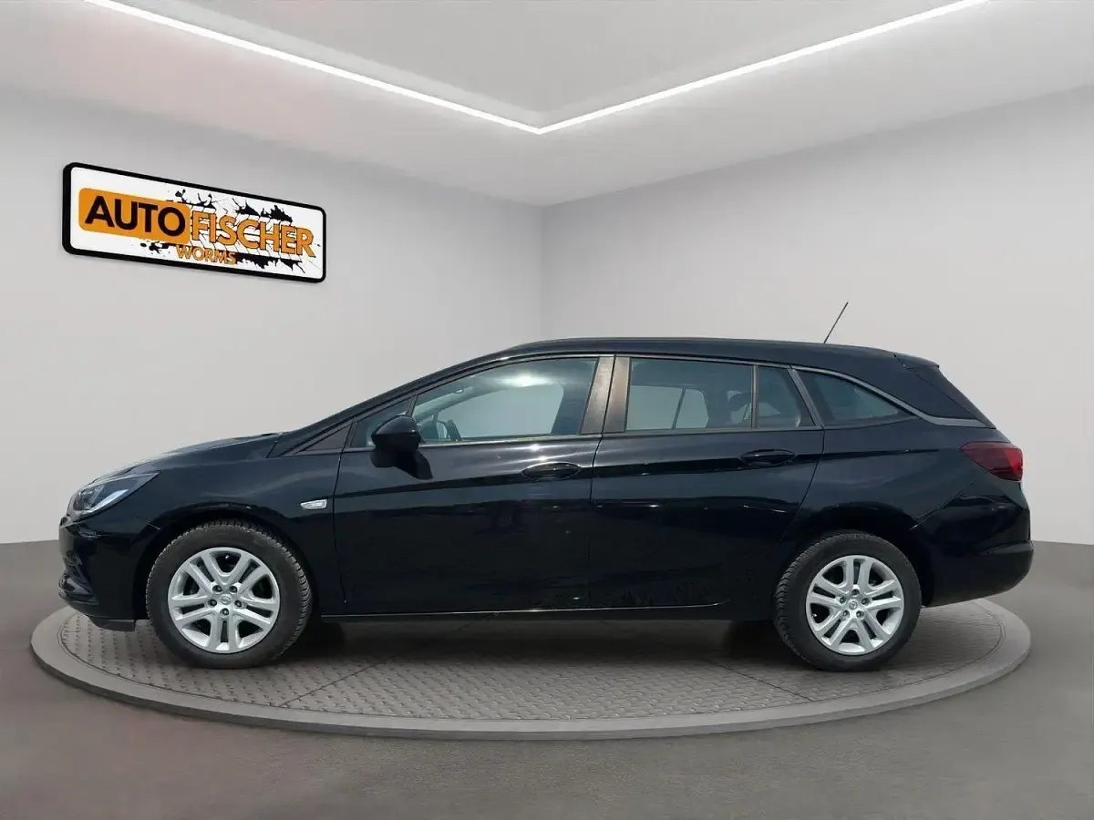 Gebraucht Opel Astra Edition 110 PS (80 kW) 2017 Schwarz Kombi