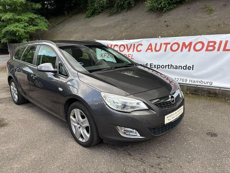 Grau Gebraucht 2011 Opel Astra Edition Kombi | 3.200 € (Fairer Preis) - Bild 1/4