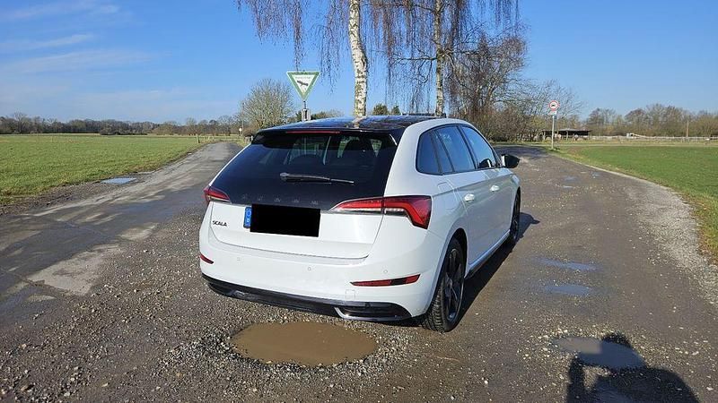 Gebraucht Skoda Scala Monte Carlo 150 PS (110 kW) 2020 Weiß Kleinwagen