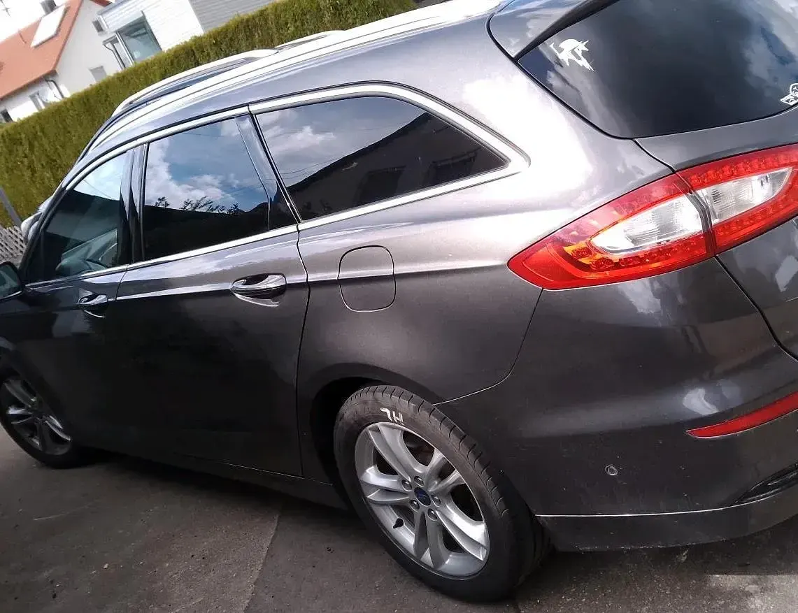 Usado Ford Mondeo 160 CV (117 kW) 2017 Gris Familiar