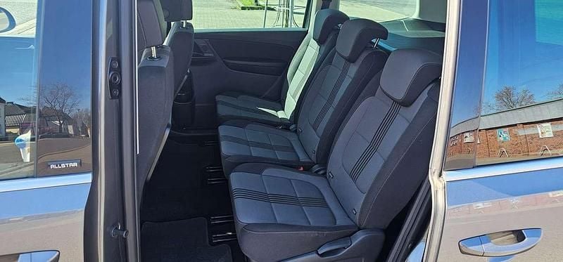 Grau Gebraucht 2017 VW Sharan Allstar Van / Kleinbus | 19.500 € (Guter Preis) - Bild 1/4