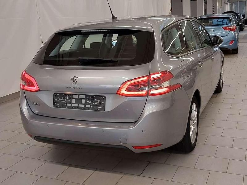 Gebraucht Peugeot 308 131 PS (96 kW) 2019 Lack grau artense/metallic Coupé