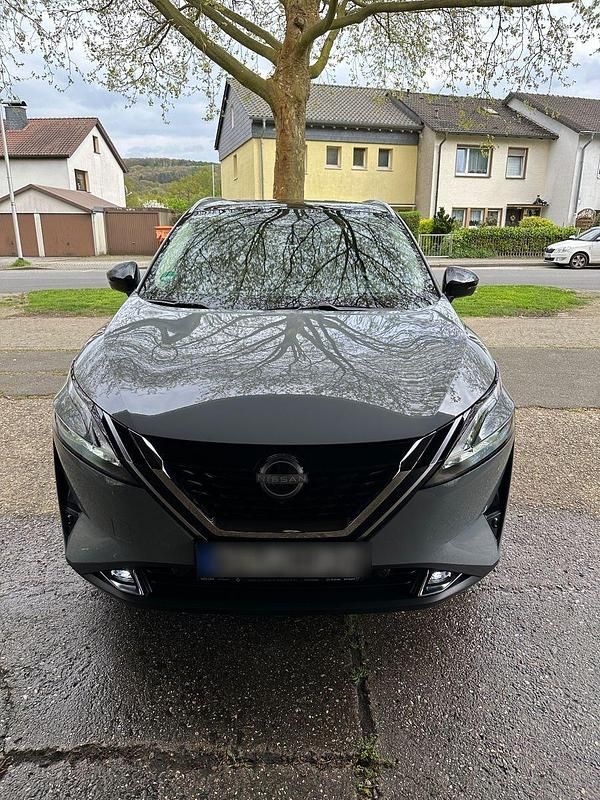 Grau Gebraucht 2023 Nissan Qashqai N-Connecta SUV | 22.800 € (Superpreis) - Bild 1/4