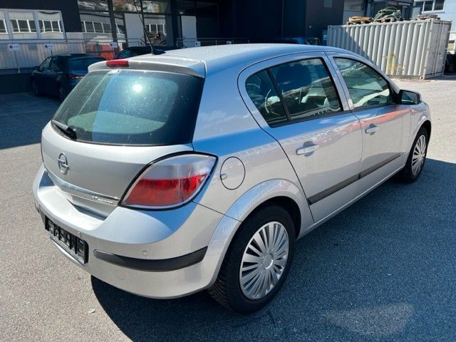Gebraucht Opel Astra Enjoy 105 PS (77 kW) 2004 Silber Limousine