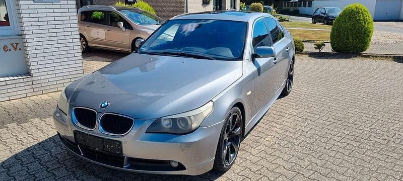Grau Gebraucht 2004 BMW 520 Limousine | 3.500 € (Fairer Preis) - Bild 1/4