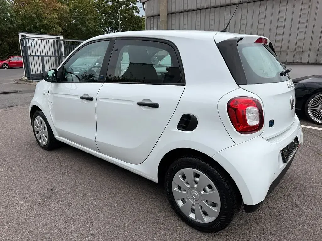 Gebraucht Smart ForFour Electric Drive 60 kW (82 PS) 2021 Weiß Limousine