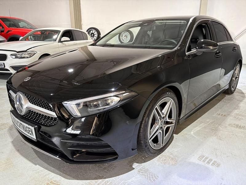 Schwarz Gebraucht 2020 Mercedes A180 AMG line Limousine | 21.900 € (Guter Preis) - Bild 1/4