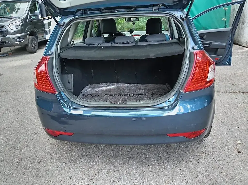 Gebraucht Kia Ceed Vision 126 PS (92 kW) 2011 Blau Kleinwagen