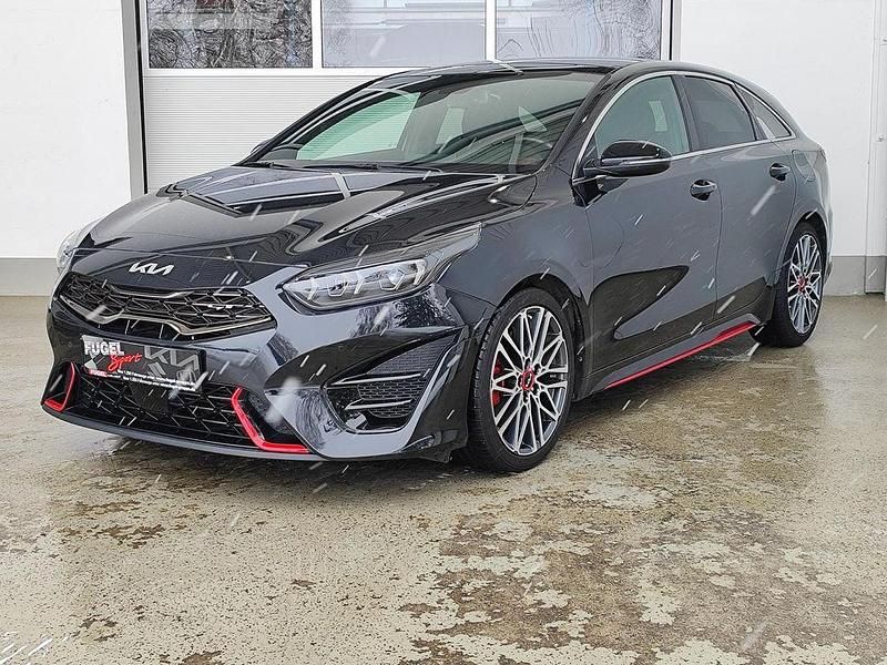 Gebraucht Kia ProCeed Comfort 204 PS (150 kW) 2021 Zilinaschwarz met. Kombi