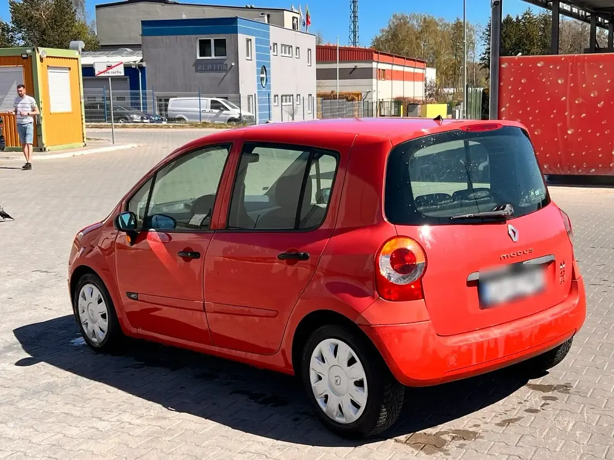 Używany Renault Modus 75 KM (55 kW) 2006 Czerwony Minivan