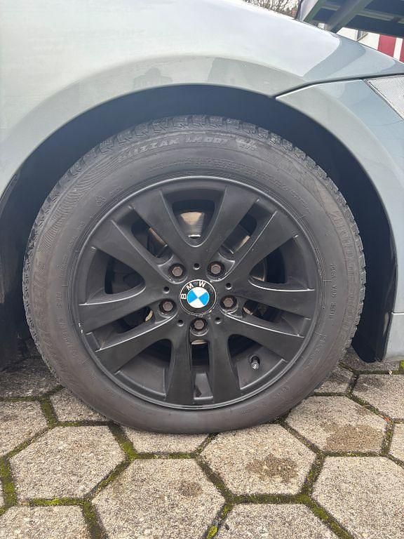 Gebraucht BMW 318 129 PS (94 kW) 2007 Grau Limousine