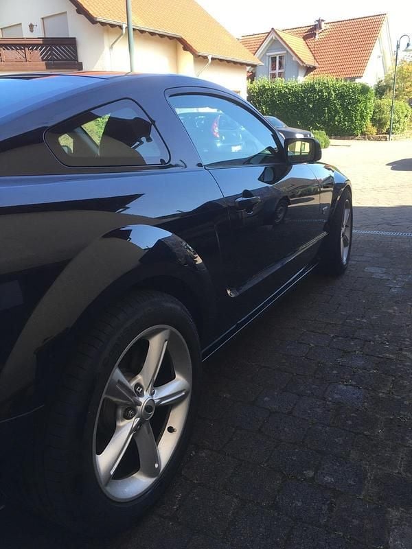 Gebraucht Ford Mustang GT 305 PS (224 kW) 2005 Schwarz Coupé